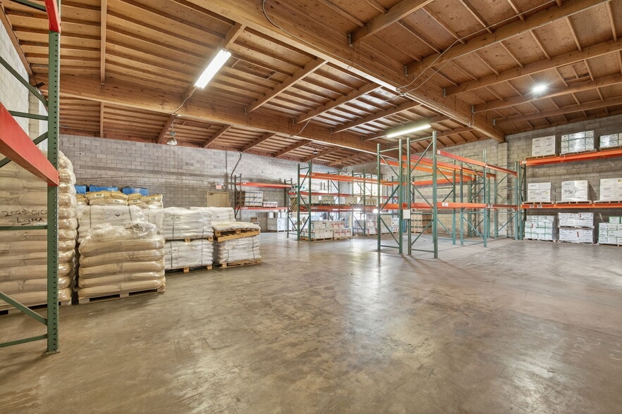 More Photos Of 635 S Rose Ave, Oxnard Warehouse For Sale