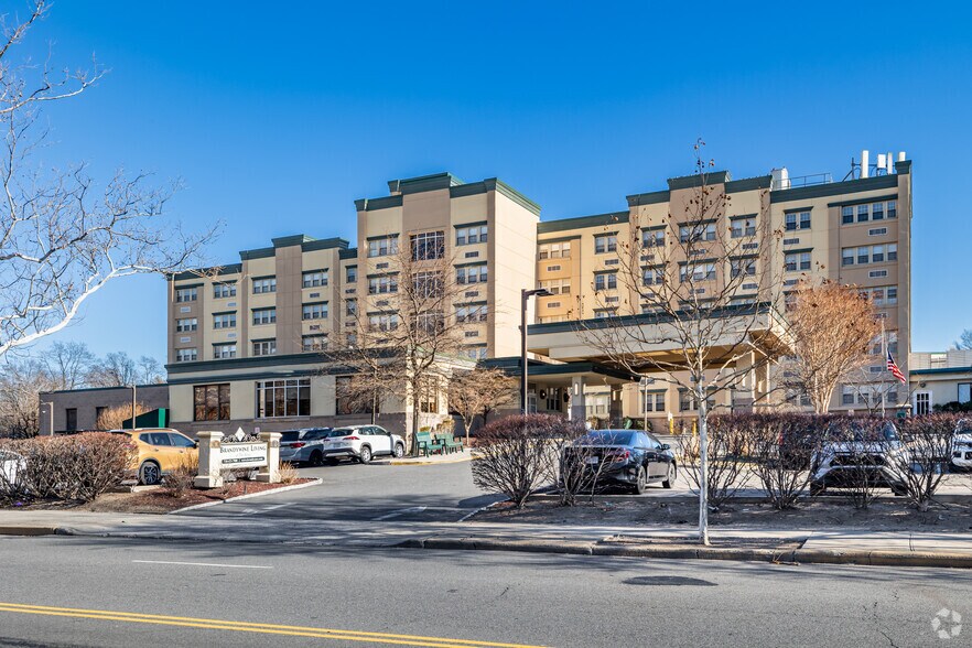 Primary Photo Of 5515 Little Neck Pky, Little Neck Skilled Nursing Facility For Lease