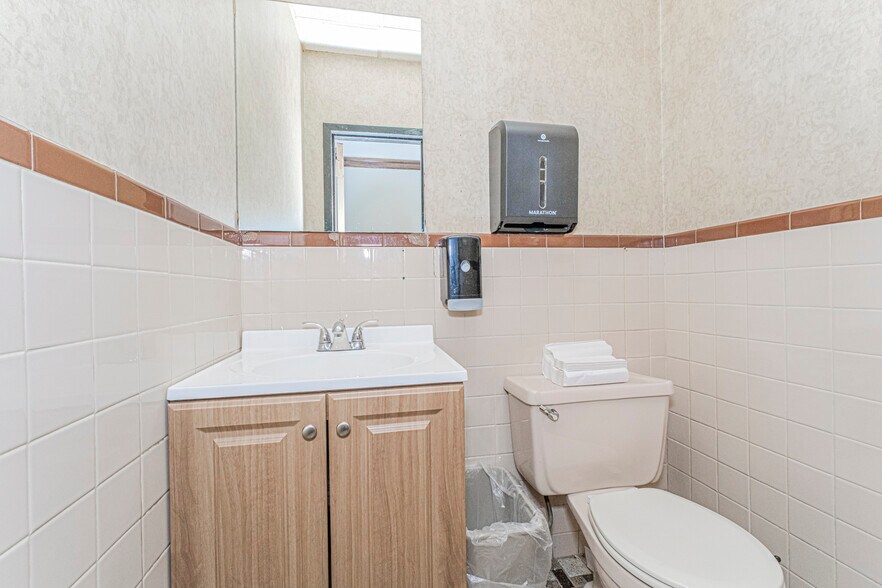 More Photos Of 1751 Bath Ave, Brooklyn General Retail For Lease