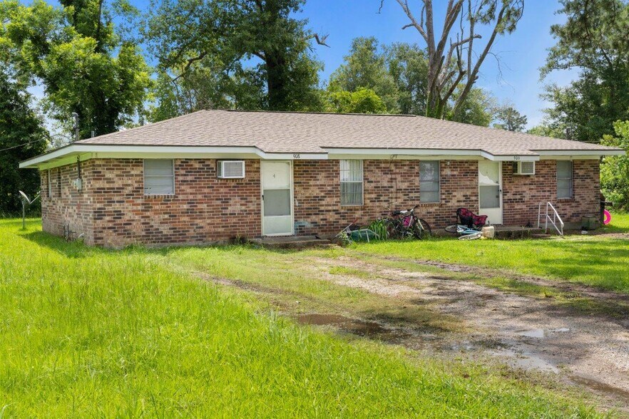 More Photos Of 902 Shady Ln, DeQuincy Apartments For Sale