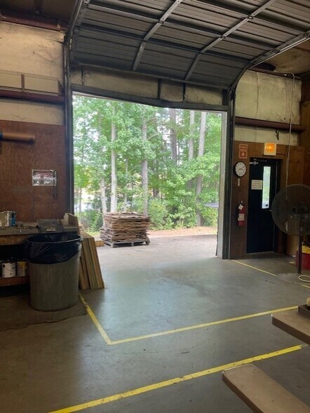 More Photos Of 4005 S Memorial Dr, Winterville Industrial For Sale