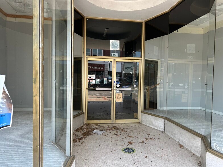 More Photos Of 120 W 7th St, Columbia Storefront Retail Office For Lease