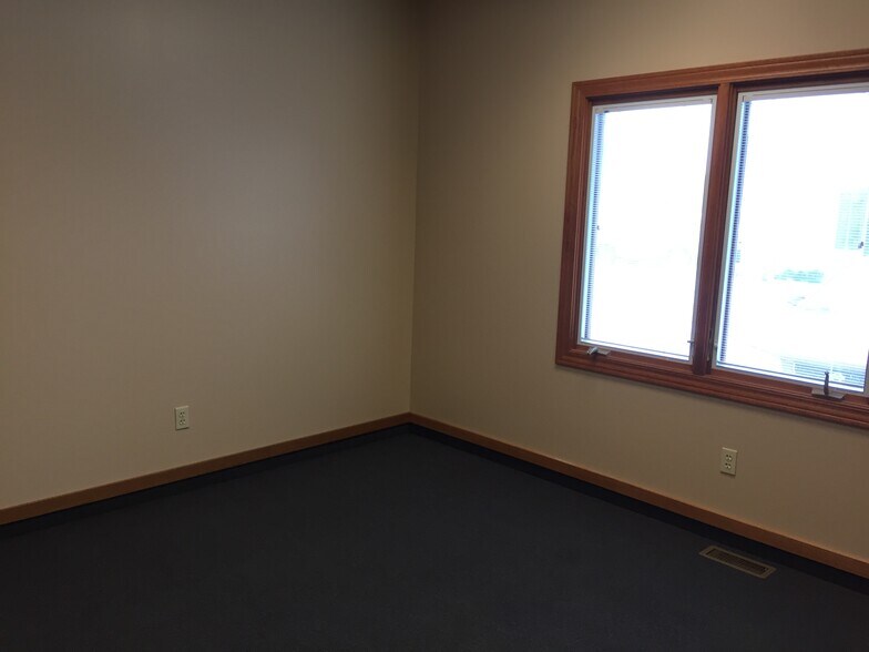 More Photos Of 3403 Veterans Dr, Traverse City Office For Lease