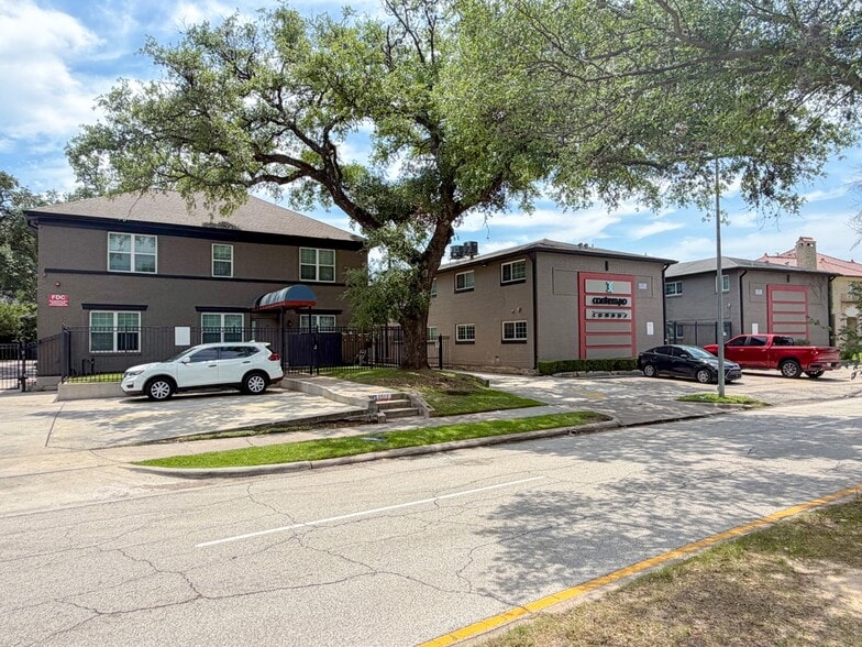 Primary Photo Of 2508 Southmore Blvd, Houston Apartments For Sale