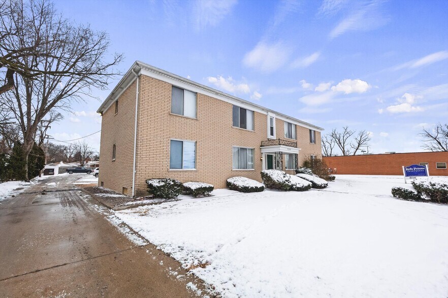 More Photos Of 21440 Kelly Rd, Eastpointe Apartments For Sale