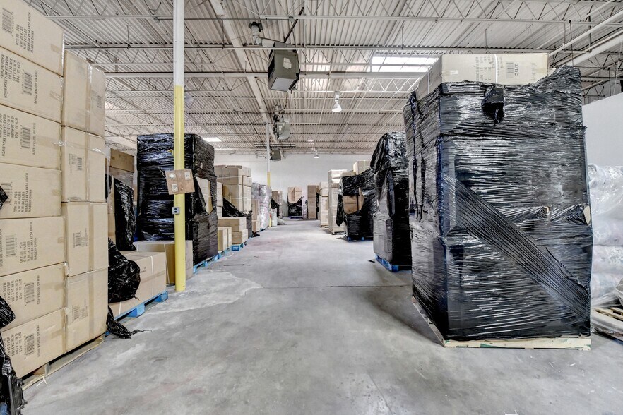 More Photos Of 2679 Peachtree Sq, Doraville Warehouse For Sale