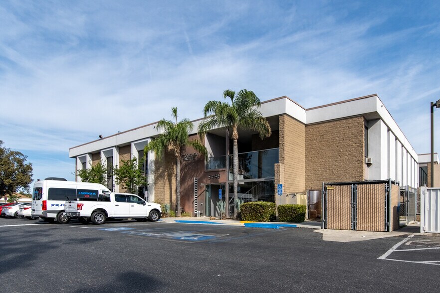 Primary Photo Of 5405 Stockdale Hwy, Bakersfield Office For Lease