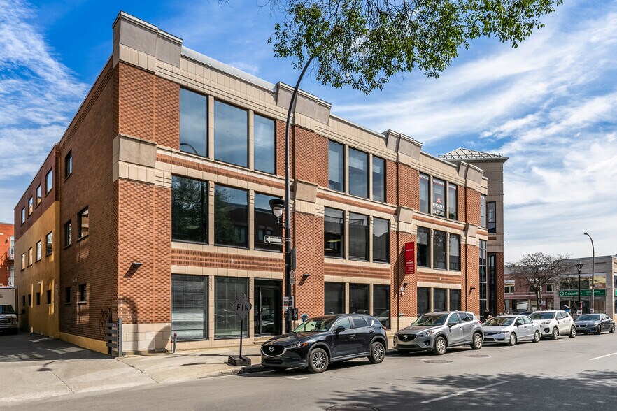 More Photos Of 25 Av Mozart E, Montréal Office For Lease