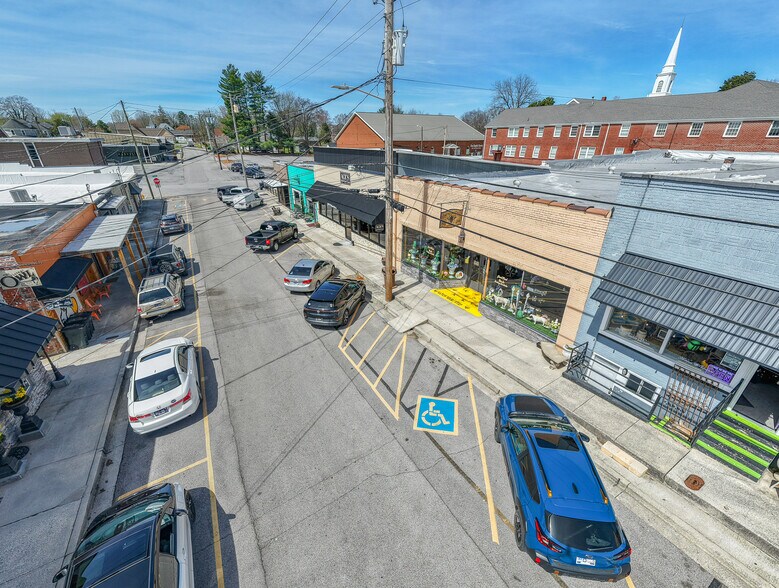 More Photos Of 108 W Walnut St, Smithville Restaurant For Sale