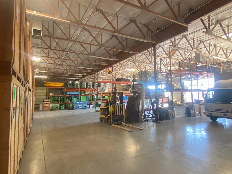 More Photos Of 4185 W Kitty Hawk, Chandler Warehouse For Lease