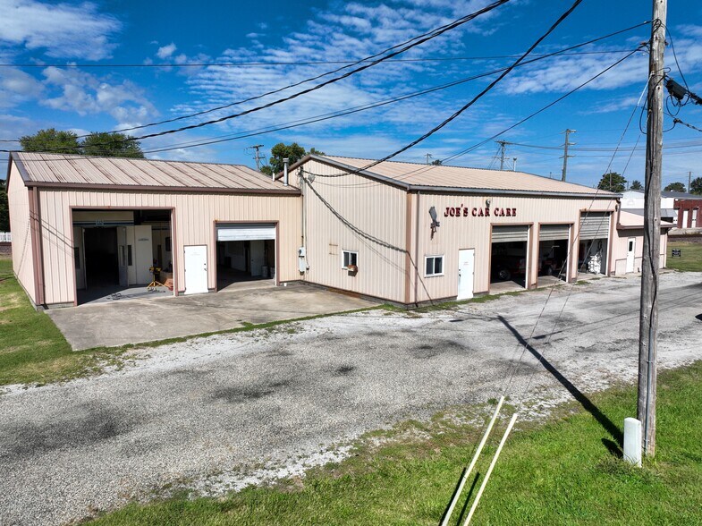 More Photos Of 202 N. Sixth St, Altamont Industrial For Sale