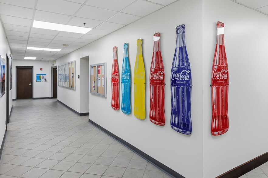 More Photos Of 4600 E Lake Blvd, Birmingham Warehouse For Sale