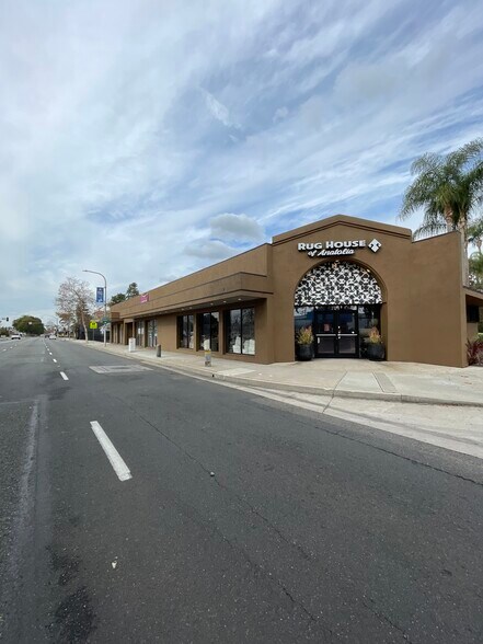 More Photos Of 701-707 W 17th St, Santa Ana Storefront Retail Office For Lease