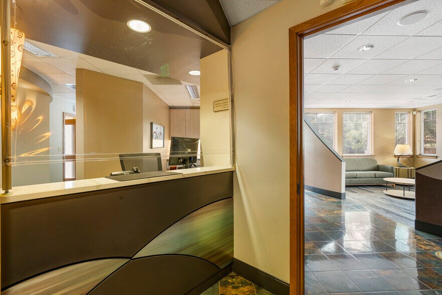 More Photos Of 185 NE Gilman Blvd, Issaquah Medical For Sale