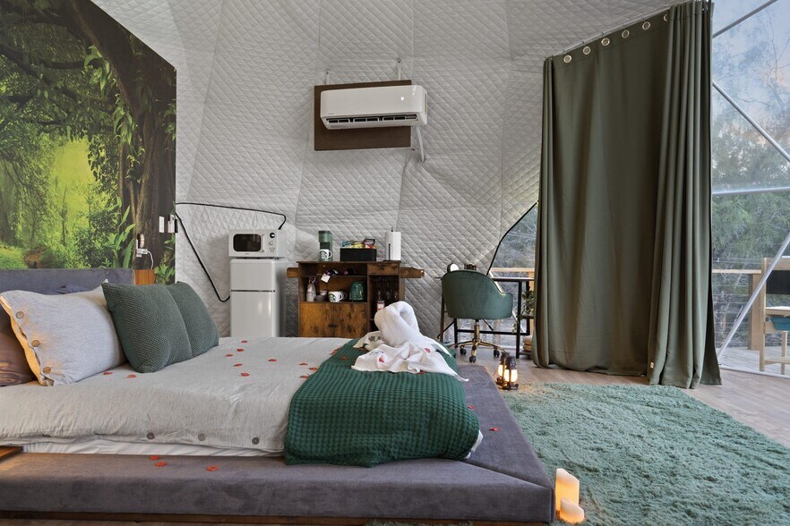 More Photos Of 8209 County Road 340, Burnet Hotel For Sale
