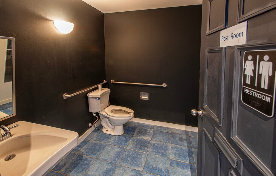 More Photos Of 140 Main St, Northampton Office For Lease