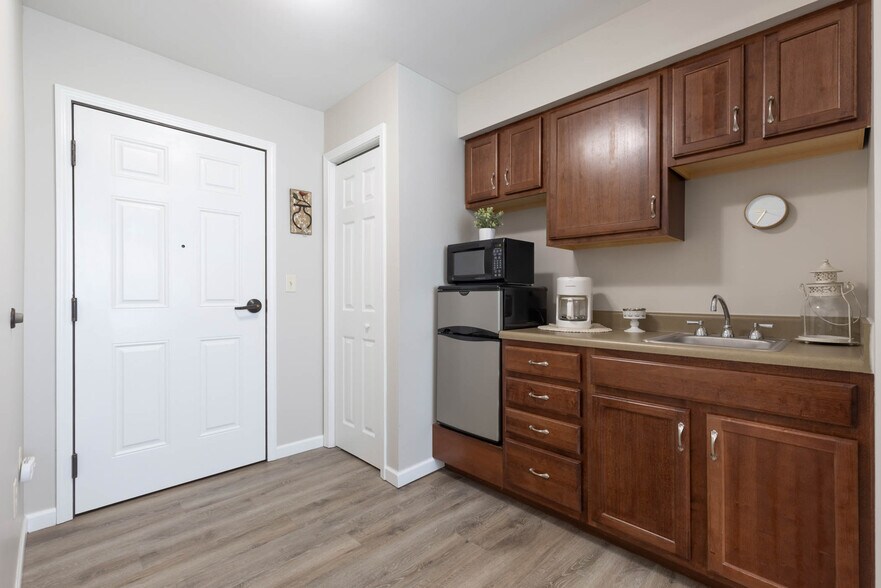 More Photos Of 1207 Vandalia St, Collinsville Assisted Living For Sale