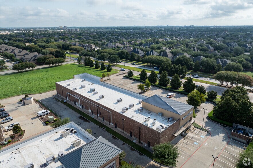 More Photos Of 12920 University Blvd, Sugar Land Storefront For Sale