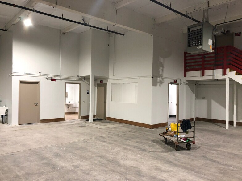 More Photos Of 29495 NW West Union Rd, North Plains Manufacturing For Lease