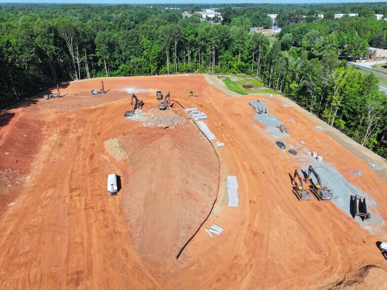 More Photos Of 2080 Creekside Industrial Pky, Mebane Unknown For Lease