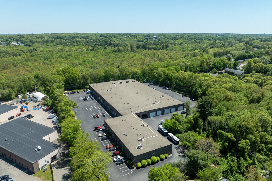 Primary Photo Of 275 Centre St, Holbrook Warehouse For Lease