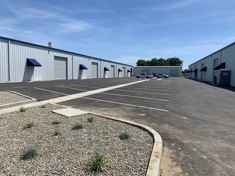 More Photos Of 3805 Gilmore Ave, Bakersfield Unknown For Lease