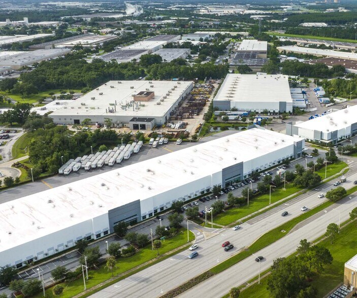 More Photos Of 7215 S John Young Pky, Orlando Unknown For Lease