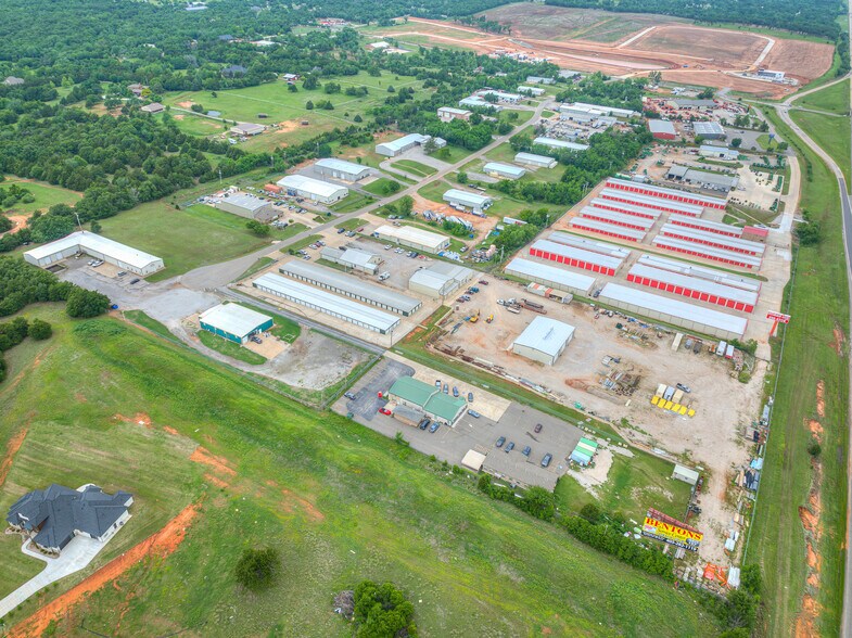 More Photos Of 6355 Boucher Dr, Edmond Showroom For Lease