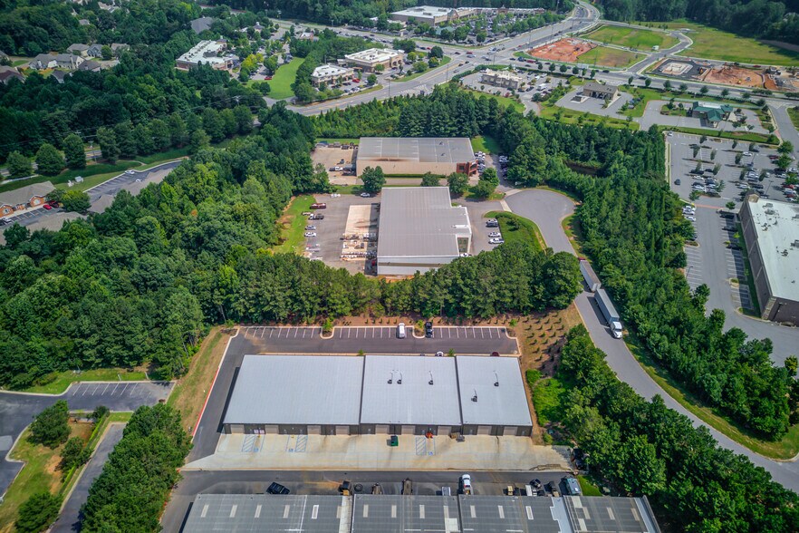 More Photos Of 5915 Steeplechase Blvd, Cumming Warehouse For Lease