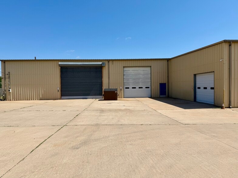 More Photos Of 2412 Kemp Blvd, Wichita Falls Light Manufacturing For Sale