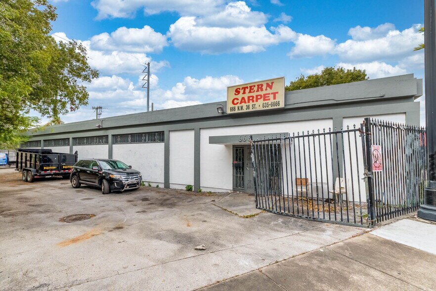 More Photos Of 666 NW 36th St, Miami Manufacturing For Sale
