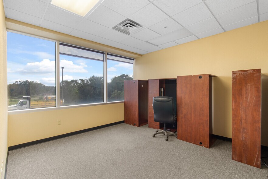 More Photos Of 1920 W Villa Maria Rd, Bryan Medical For Lease