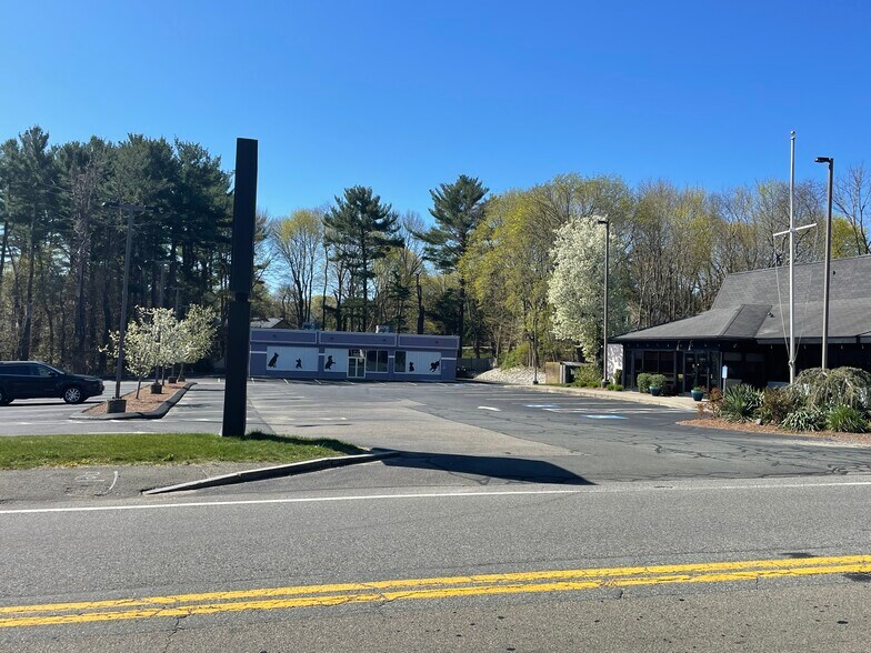 More Photos Of 114R Main St, Kingston Storefront For Lease