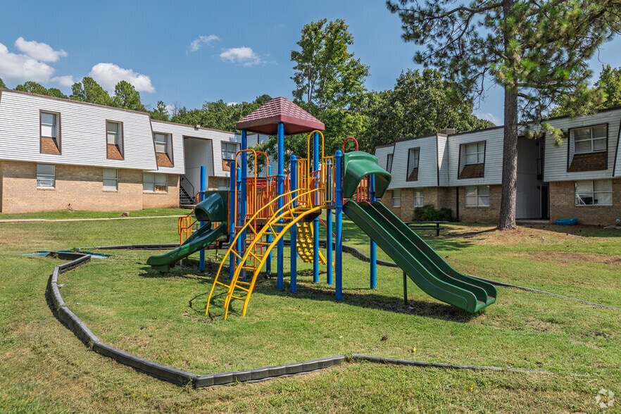 More Photos Of 5000 Summertree Dr, North Little Rock Apartments For Sale