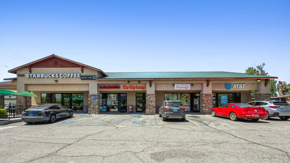 More Photos Of 905 N Main St, Bishop General Retail For Sale