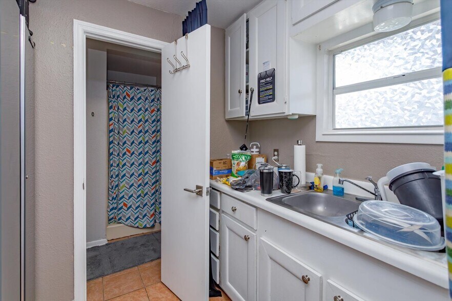 More Photos Of 37 Hill Ave, Orlando Flex For Sale