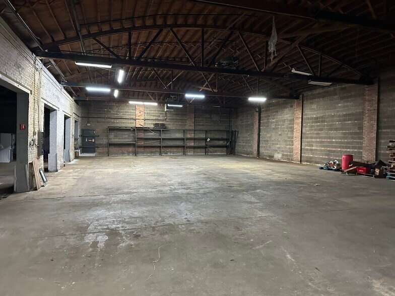 More Photos Of 7729 S State St, Chicago Warehouse For Lease
