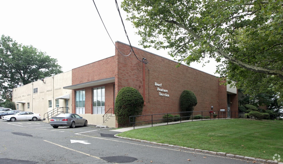 Primary Photo Of 187 Mill Ln, Mountainside Office Residential For Lease