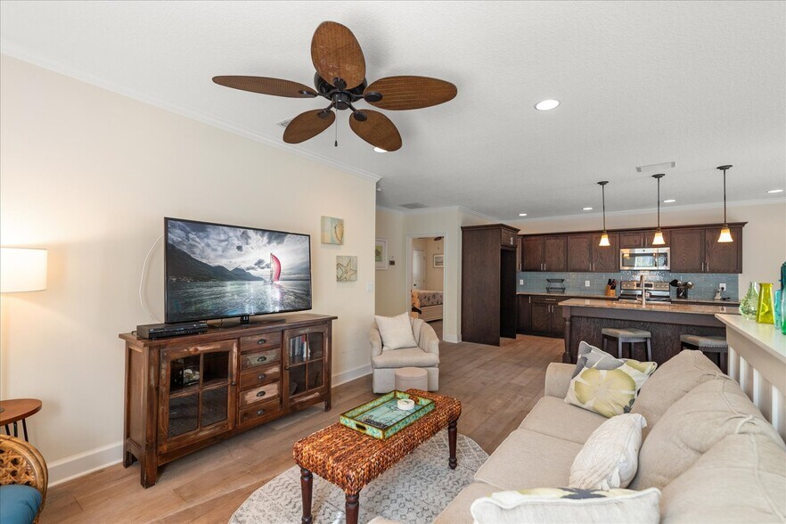 More Photos Of 413 Pine Ave, Anna Maria Flex For Sale