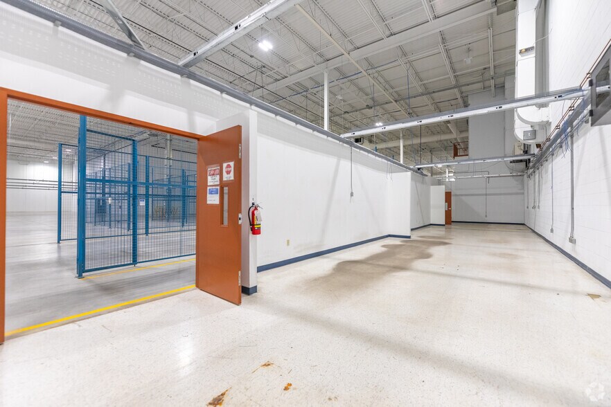 More Photos Of 3450 Harvester Rd, Burlington Light Manufacturing For Lease