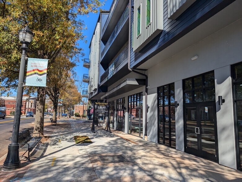 More Photos Of 456 Flat Shoals Ave SE, Atlanta Apartments For Lease