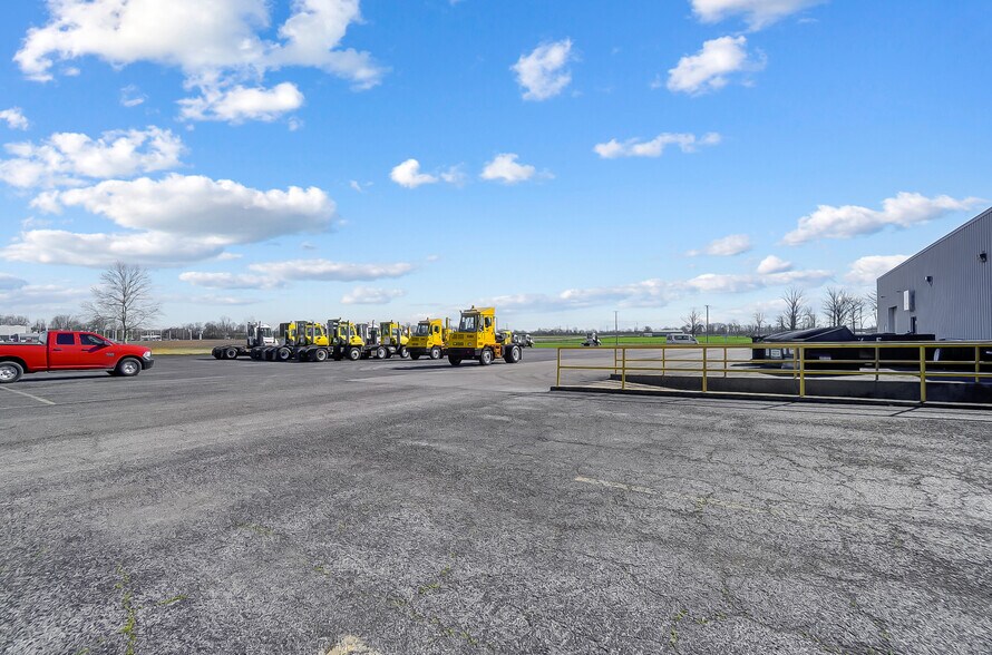More Photos Of 2025 E 4th St, Lima Light Manufacturing For Lease