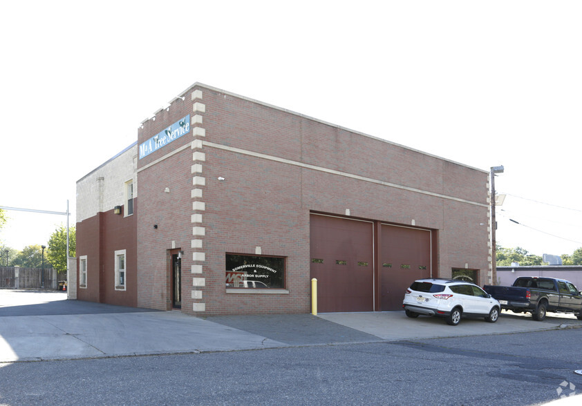 Primary Photo Of 19 Meadow St, Somerville Warehouse For Lease