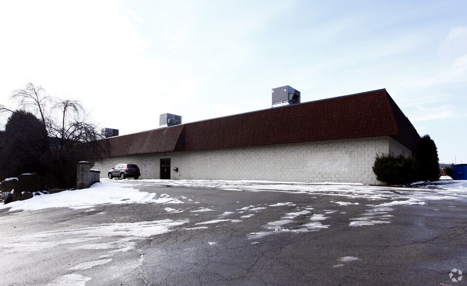 More Photos Of 304 E North St, New Castle Office For Sale