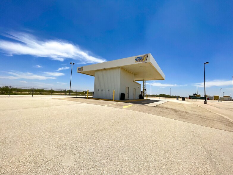 More Photos Of 2625 Co 180 rd, Garden City Manufacturing For Sale