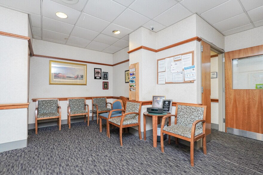 More Photos Of 2691 Hylan Blvd, Staten Island Medical For Lease