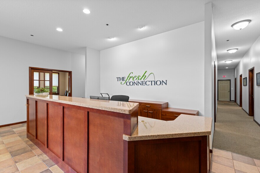 More Photos Of 9340 Hennepin Town Rd, Eden Prairie Office For Sale