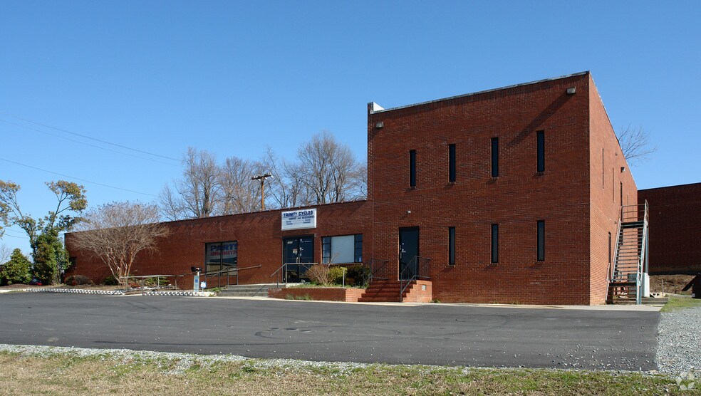 2058 Chapel Hill Rd, Burlington, NC 27215 Freestanding For Sale