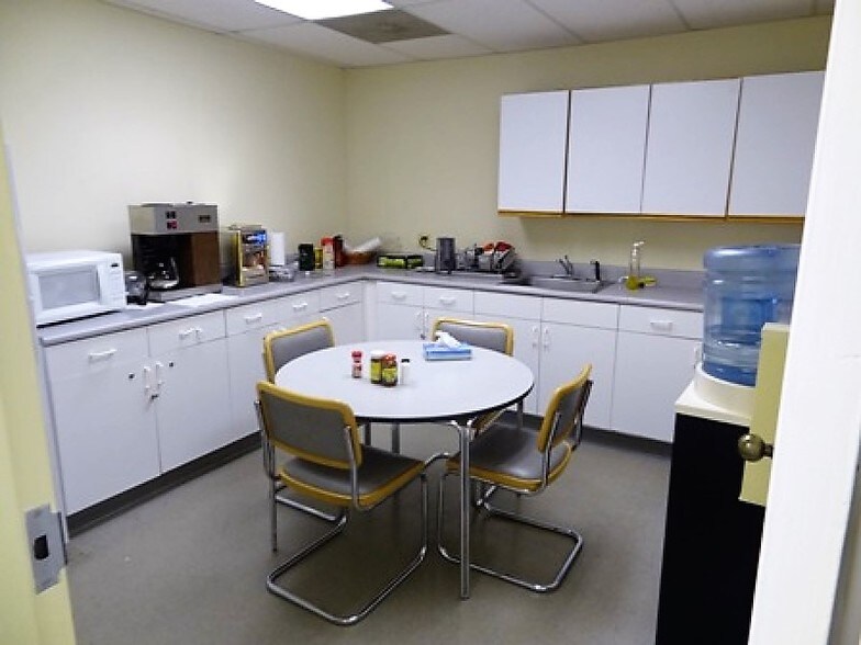 More Photos Of 776 Mountain Blvd, Watchung Office For Sale