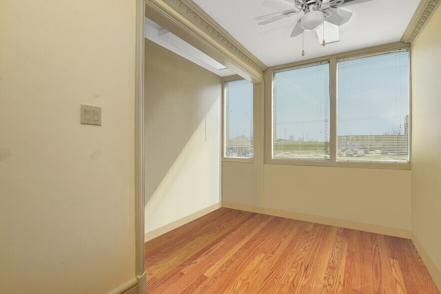 More Photos Of 255 Montreal Rd, Ottawa Storefront Retail Office For Lease